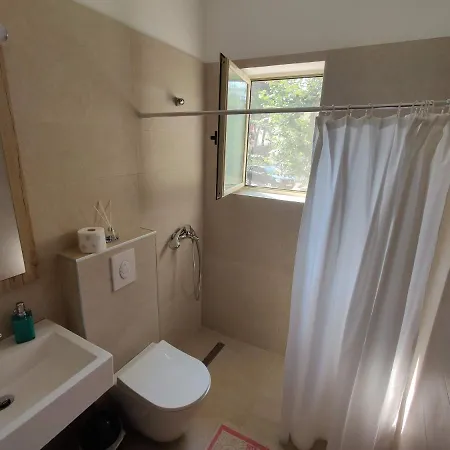 Vasil Mertiri Apartment *