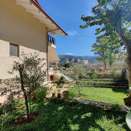 Vasil Mertiri Apartment